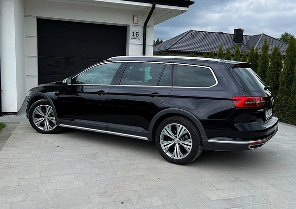 Volkswagen Passat cena 87900 przebieg: 189000, rok produkcji 2018 z Krynica-Zdrój małe 379